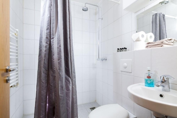 Hotel Bergas Guesthouse (Keflavík)